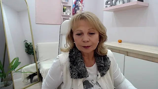 Snapshot of Milla_Cutie18 chatting on March 2025 12:11:02 PM Milla Cutie18 online show from March 2025 12:11:02 PM
