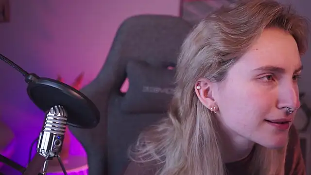 LuxRayi online show from January 2025 05:55:01 AM