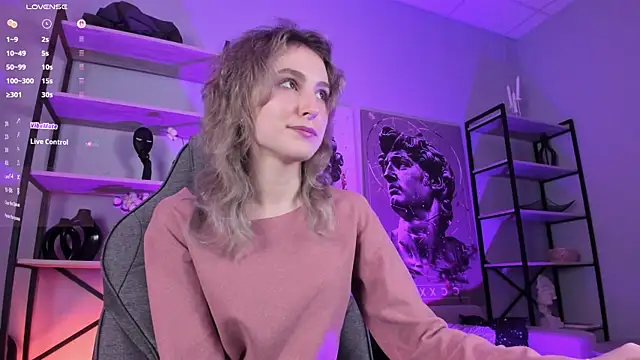 LuxRayi online show from October 2025 05:47:02 PM