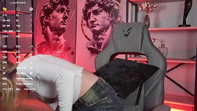 LuxRayi online show from December 2025 02:28:01 AM