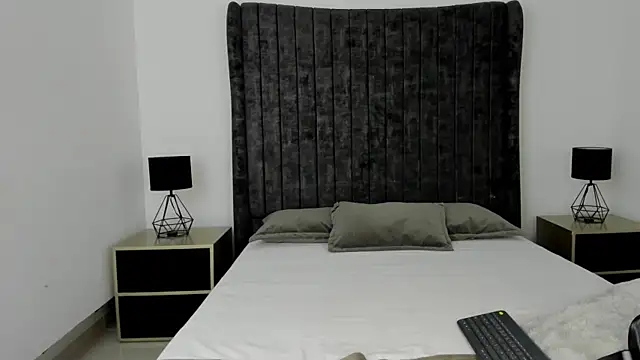 NataGarcia online show from July 2026 04:38:01 PM