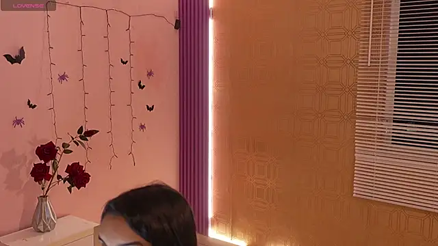 Bella19  online show from October 2025 09:15:02 PM