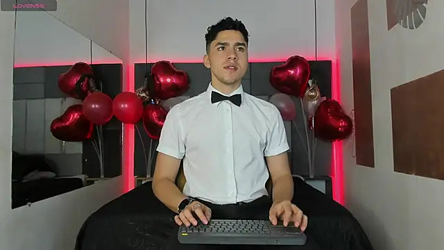 LiamNovak online show from February 2026 12:02:02 PM