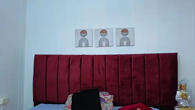 selena castillo online show from November 2025 01:13:01 PM