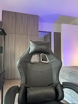 SophieRaily  online show from November 2025 10:21:01 PM