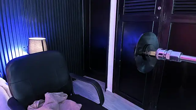 MiiaaMoonroee online show from April 2026 05:24:02 AM