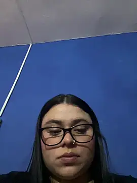 alissonfernandez  online show from April 2026 10:47:02 PM