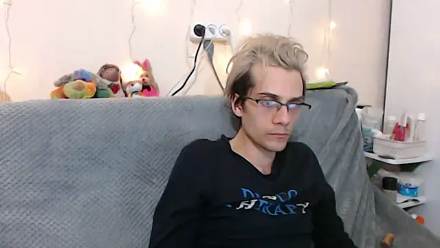 ShineMax18 online show from December 2024 08:32:01 PM