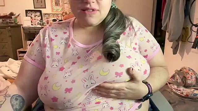 Snapshot of MimiParis chatting on January 2025 04:23:02 PM MimiParis online show from January 2025 04:23:02 PM