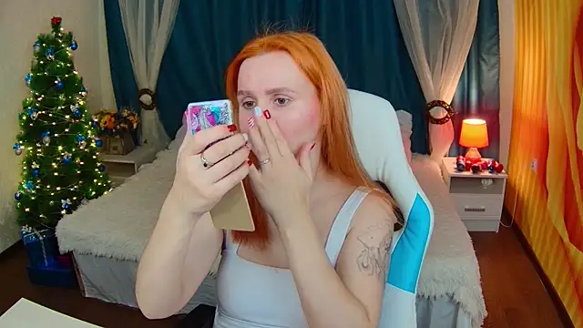 AliceBYKiss online show from December 2024 12:33:02 PM