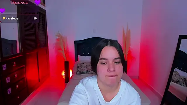 lizi dolly online show from December 2024 10:53:01 PM