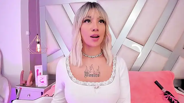 MadissonRey online show from December 2025 02:13:01 PM