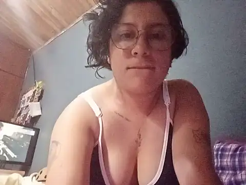 Snapshot of Lia_mar_moon chatting on June 2026 10:27:02 PM Lia mar moon online show from June 2026 10:27:02 PM