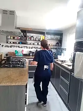 Snapshot of MARYQUANT chatting on September 2025 03:33:01 PM MARYQUANT online show from September 2025 03:33:01 PM