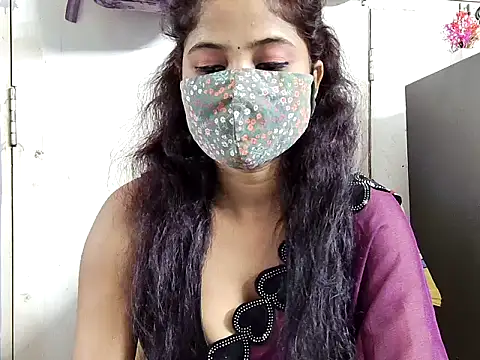 samosa73 online show from October 2025 05:24:02 PM