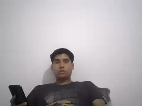 estudiante69 online show from December 2024 10:34:01 PM