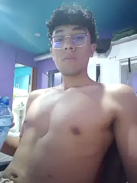 Snapshot of Fabpingon chatting on October 2025 08:33:01 AM Fabpingon online show from October 2025 08:33:01 AM