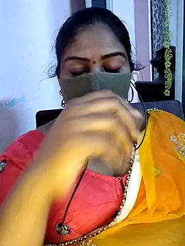Snapshot of RomeoJuliet345 chatting on July 2026 05:11:01 PM RomeoJuliet345 online show from July 2026 05:11:01 PM