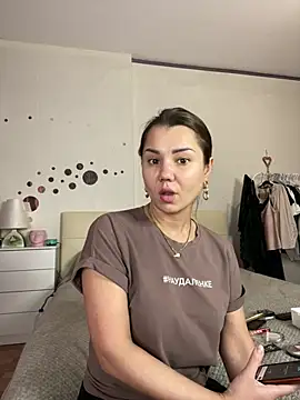 Snapshot of MiraMiss chatting on March 2025 04:57:02 AM MiraMiss online show from March 2025 04:57:02 AM