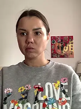 Snapshot of MiraMiss chatting on September 2025 08:14:02 AM MiraMiss online show from September 2025 08:14:02 AM