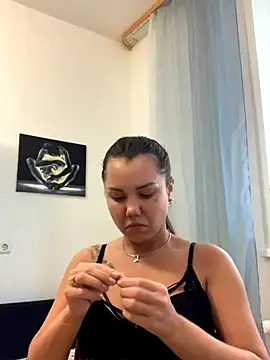 Snapshot of MiraMiss chatting on November 2025 08:23:02 AM MiraMiss online show from November 2025 08:23:02 AM