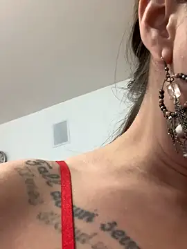 Snapshot of MiraMiss chatting on November 2025 08:31:01 AM MiraMiss online show from November 2025 08:31:01 AM