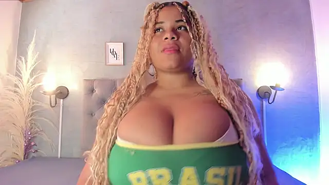 Snapshot of MeridaLane chatting on November 2025 01:11:01 PM MeridaLane online show from November 2025 01:11:01 PM