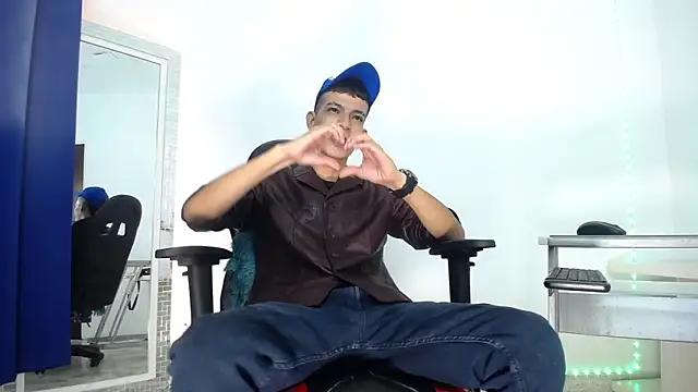 Snapshot of Favel_Gomez7 chatting on December 2024 12:49:01 PM Favel Gomez7 online show from December 2024 12:49:01 PM