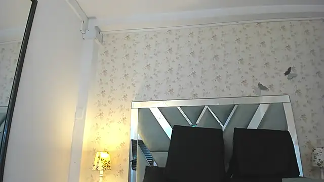 Snapshot of Queenjenn__ chatting on December 2024 08:50:02 PM Queenjenn   online show from December 2024 08:50:02 PM