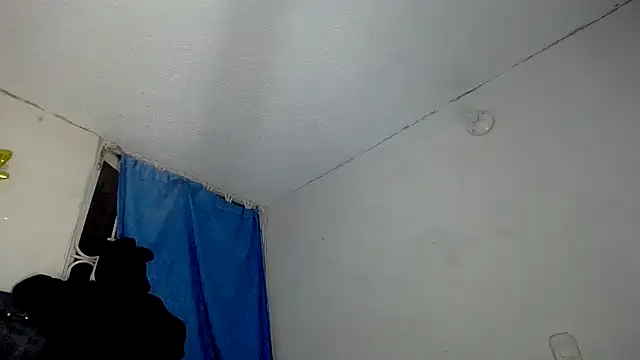 Snapshot of Queenjenn__ chatting on December 2024 04:20:02 AM Queenjenn   online show from December 2024 04:20:02 AM