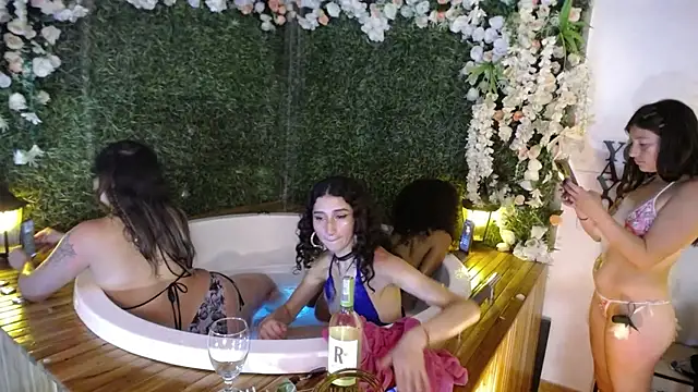 Snapshot of Queenjenn__ chatting on January 2025 05:45:02 PM Queenjenn   online show from January 2025 05:45:02 PM