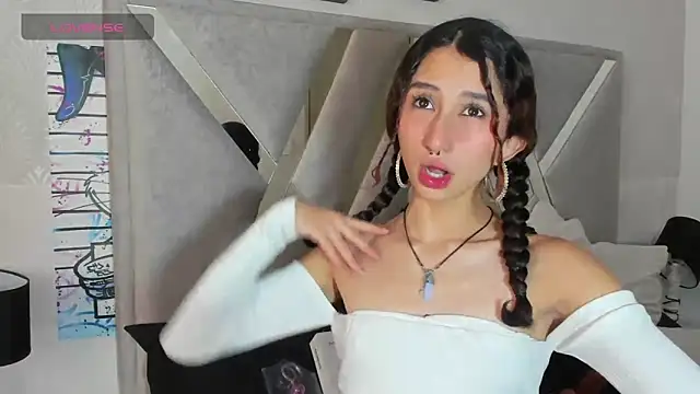 Snapshot of Queenjenn__ chatting on January 2025 01:08:02 PM Queenjenn   online show from January 2025 01:08:02 PM