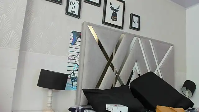 Snapshot of Queenjenn__ chatting on January 2025 07:28:02 PM Queenjenn   online show from January 2025 07:28:02 PM