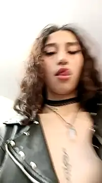 Snapshot of Queenjenn__ chatting on January 2025 02:58:02 AM Queenjenn   online show from January 2025 02:58:02 AM