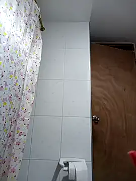 Snapshot of Queenjenn__ chatting on February 2025 11:32:01 AM Queenjenn   online show from February 2025 11:32:01 AM