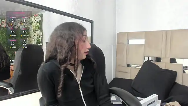 Snapshot of Queenjenn__ chatting on February 2025 02:34:02 PM Queenjenn   online show from February 2025 02:34:02 PM