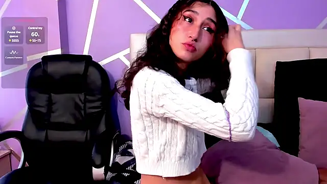 Snapshot of Queenjenn__ chatting on February 2025 01:19:01 PM Queenjenn   online show from February 2025 01:19:01 PM