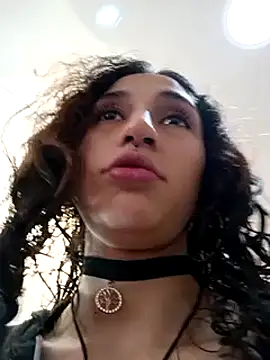 Snapshot of Queenjenn__ chatting on February 2025 02:21:02 PM Queenjenn   online show from February 2025 02:21:02 PM