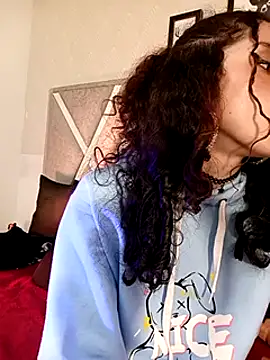 Snapshot of Queenjenn__ chatting on February 2025 10:21:01 AM Queenjenn   online show from February 2025 10:21:01 AM