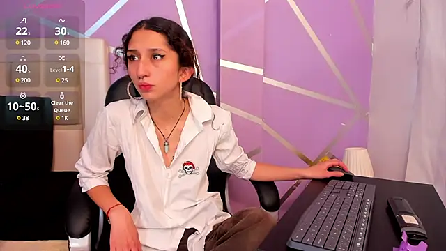 Snapshot of Queenjenn__ chatting on February 2025 04:21:01 PM Queenjenn   online show from February 2025 04:21:01 PM