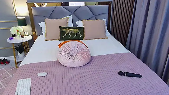 AvaCristal online show from April 2026 07:17:02 PM