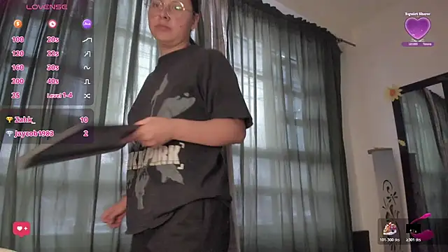 Noellesable online show from November 2025 05:14:01 PM