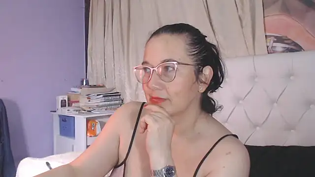 Snapshot of maturepriscila chatting on January 2025 01:10:02 AM maturepriscila online show from January 2025 01:10:02 AM