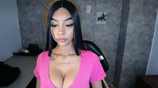 Tiffanny online show from December 2024 12:16:02 PM