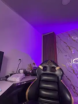 Tiffanny online show from March 2026 11:22:02 AM