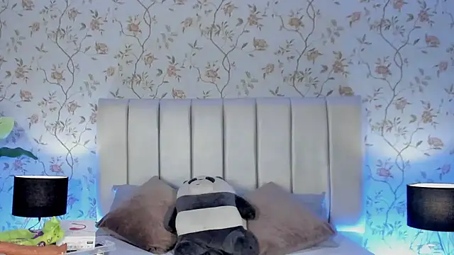 Snapshot of MeganCruzGB chatting on January 2025 10:52:02 PM MeganCruzGB online show from January 2025 10:52:02 PM