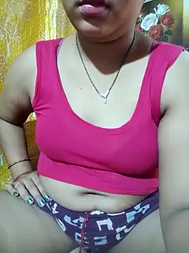 Snapshot of Super-Couple chatting on May 2026 06:31:02 AM Super-Couple online show from May 2026 06:31:02 AM