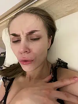 Burning girlss online show from December 2024 10:22:01 PM