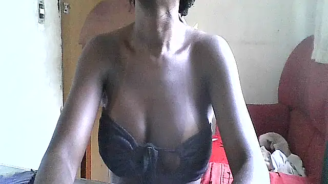 Snapshot of maisinha3193 chatting on April 2026 06:25:02 PM maisinha3193 online show from April 2026 06:25:02 PM