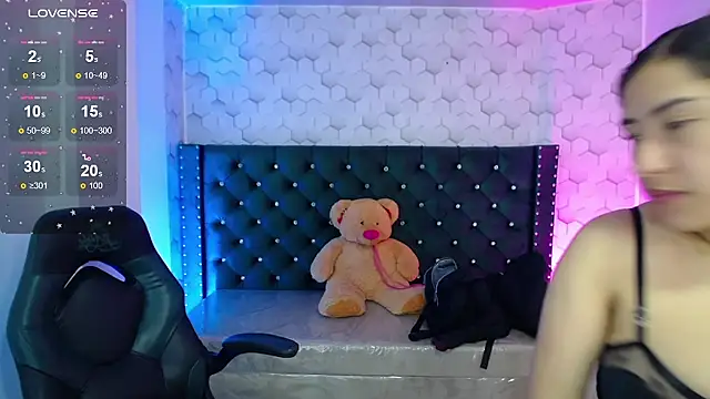 Sofi hot 4m online show from October 2025 01:01:02 PM